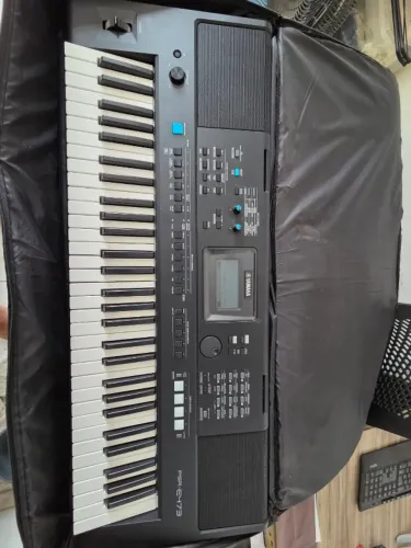 Teclado Yamaha PSR-e473