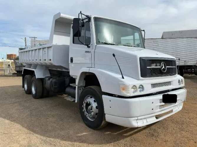 Mb L1620 6x2 - Ano 2009 Caçamba