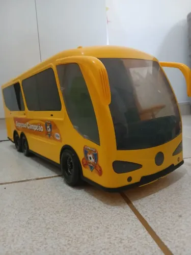 Ônibus brinquedo