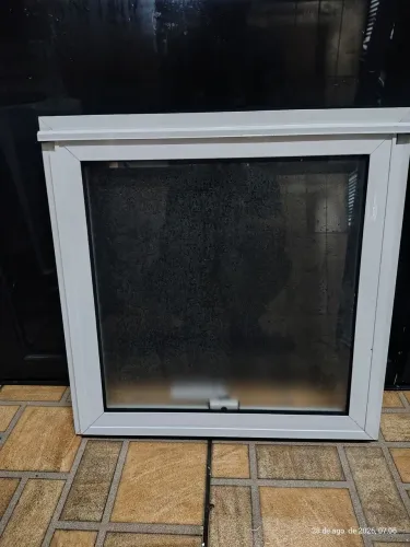 Vendo janela maxim-ar 55x55 branca