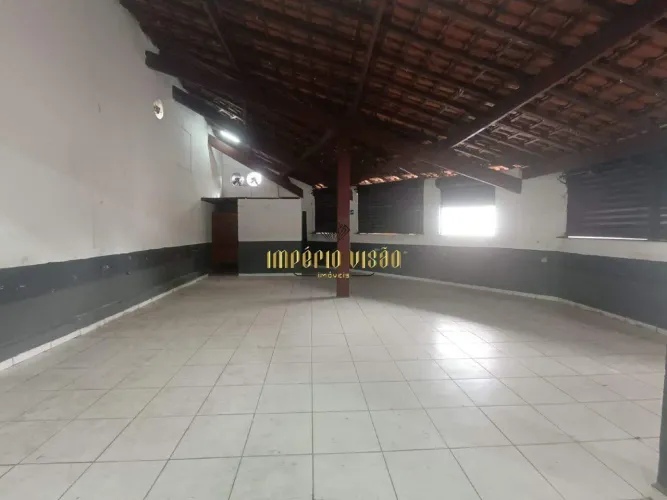Dois Salões Comercias à venda com Casa no mesmo terreno no Jardim Cacique em Suzano-SP