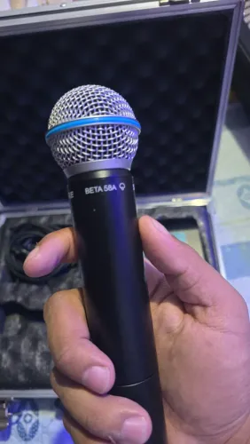 Microfone sem fio Shure BLX4 BETA58a