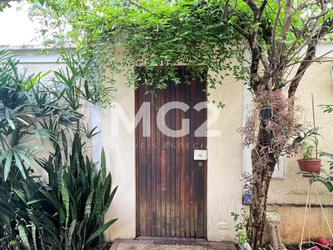 Casa com 286 m², em rua fechada, 4 quartos sendo 1 suíte para alugar no Planalto Paulista.