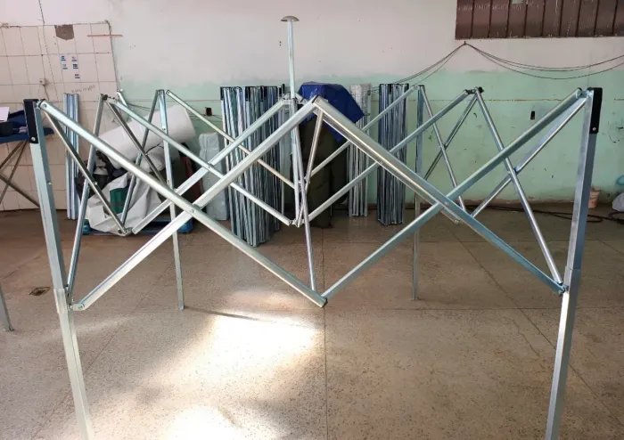Estrutura de tenda 3x3 sanfonada de ferro