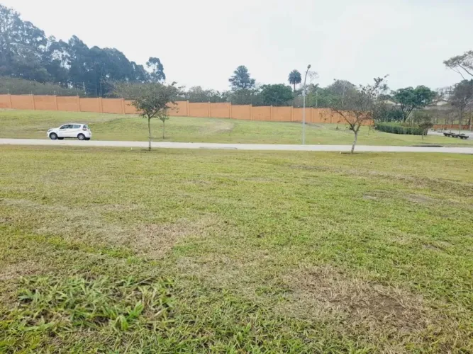 Terreno à venda em condomínio de luxo Alphaville Castello em Itu-SP com 428m² de área.