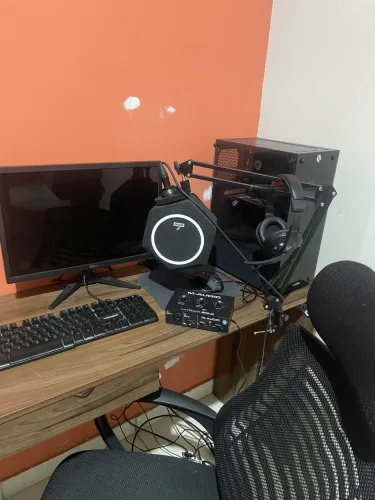 PC Completo + Monitor + Interface M-Audio + Microfone C1 + Cadeira de escritório