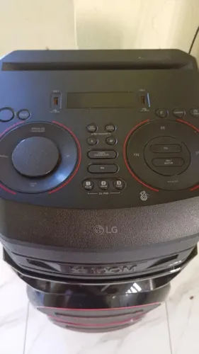Vendo uma caixa de som