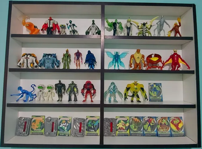 Coleção de Bonecos da Série Ben 10 LEIA A DESCRIÇÃO! (ACEITO OFERTAS)