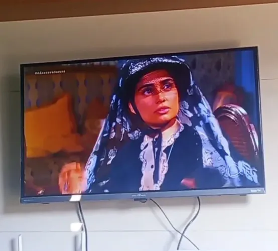 Tv Britânia Smartv 32 polegada 