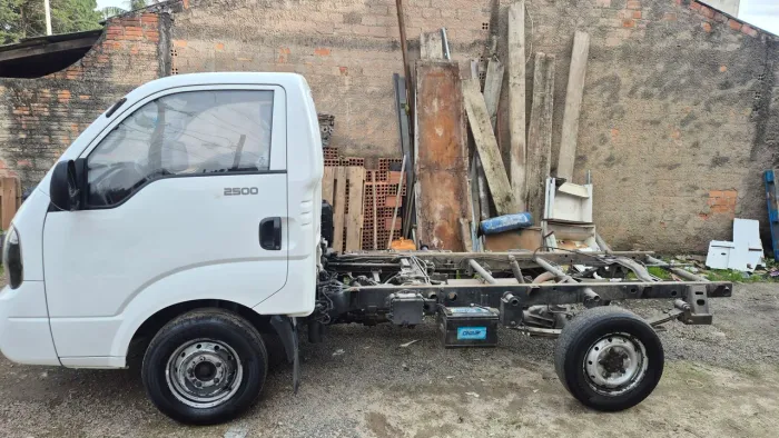 Kia Motors Bongo K-2500 2.5 4X2 TB Diesel 2014