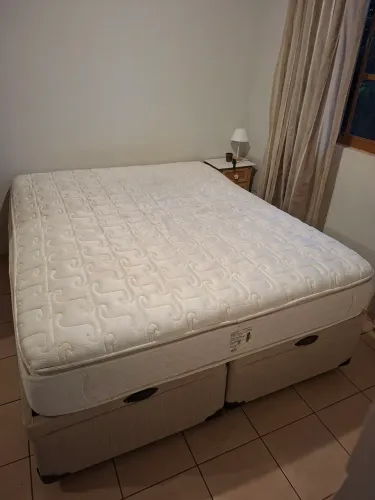 Cama queen com box baú
