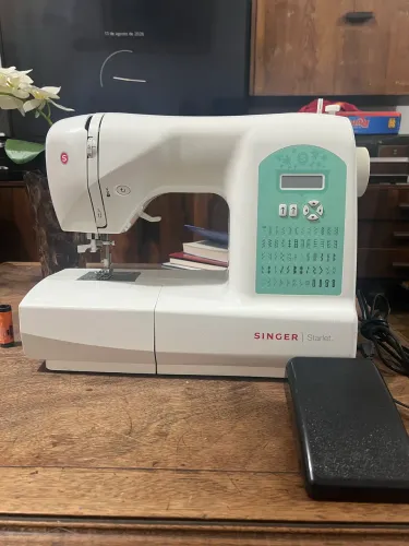 Vendo Máquina Singer Starlet 6660