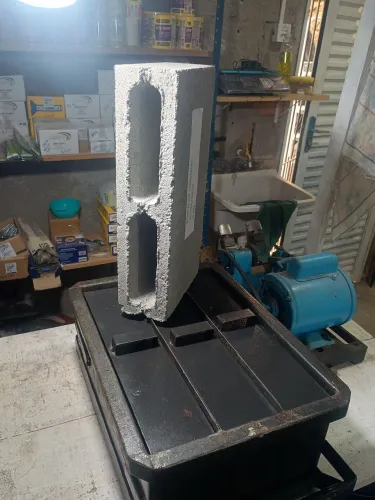 Máquina de fazer bloco