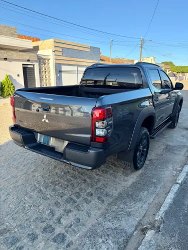 Mitsubishi L200 Tri. S. Outd. Plus 2.4 4X4 Die. AUT 2025