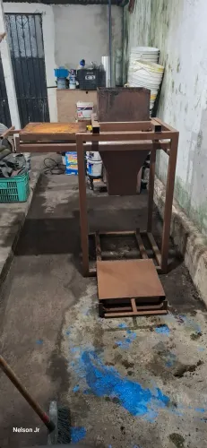 Maquina de ensacar areia e seixo