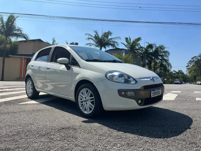 Fiat Punto Essence 1.6 Flex 16V 5P 2013