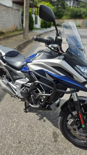 Moto de garagem sem detalhes, nunca caiu!  avaliou troca menor valor 