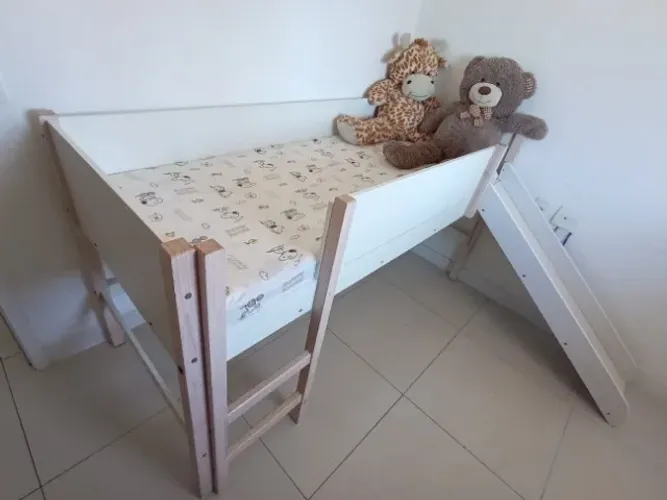 CAMA DE SOLTEIRO COM ESCORREGADOR 78 CM PIN PLAY TOK & STOK