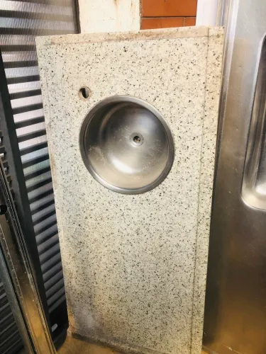 Bancada Granito Branco com Cuba Inox Redonda para Banheiro Lavabo - Usada