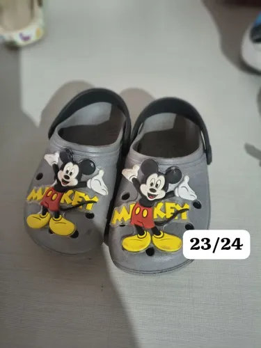 Sandália do Mickey