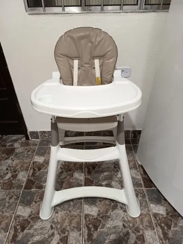 Cadeira de alimentação para bebê