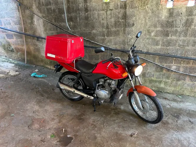 Cg cargo 125cc, vermelha difícil de se ver