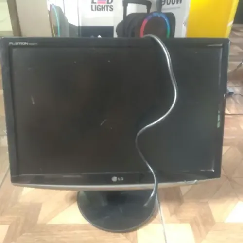Monitor e teclados