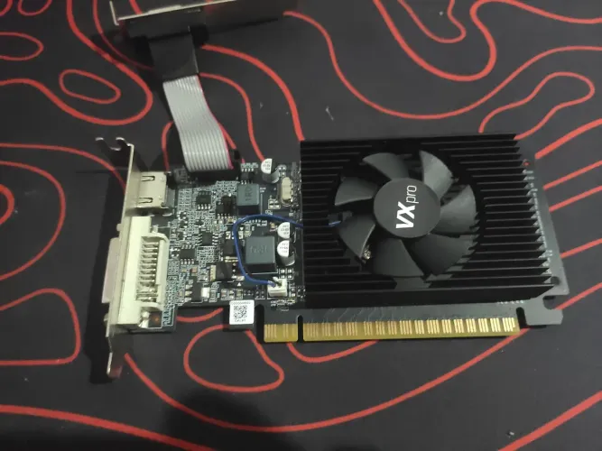 Placa de Video NVIDIA GeForce G210 