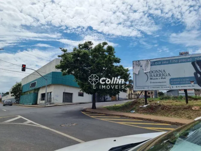 Galpão para alugar, 1800 m² por R$ 42.000,00/mês - Olinda - Uberaba/MG