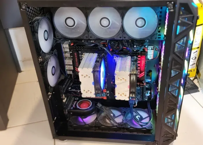 VENDO COMPUTADOR WORKSTATION DUAL INTEL XEON (24 CORES / 112GB RAM)