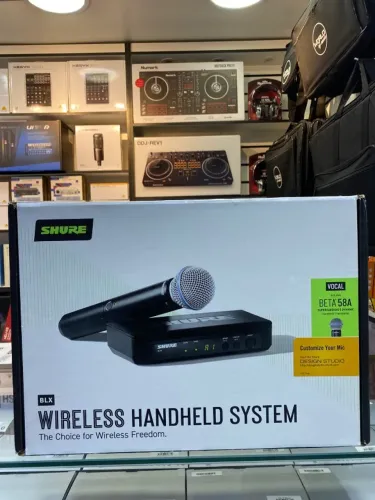 Microfone de Mão Sem Fio Shure BLX24/B58, Cápsula BETA58 Oferta World Of Music