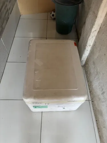 Isopor grande semi novo