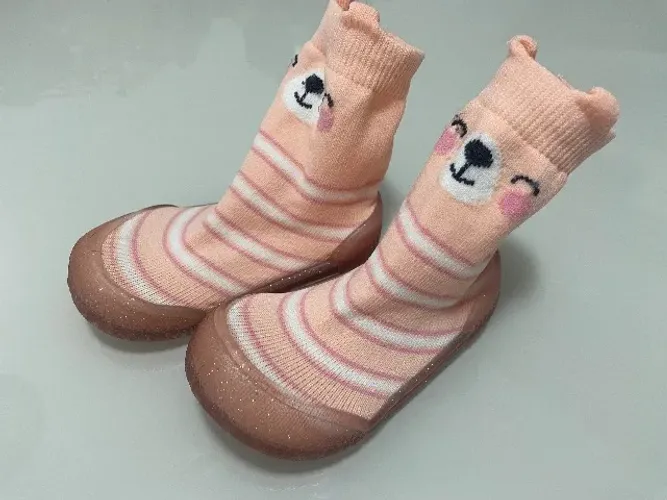 Meia com solado infantil menina, tamanho 18