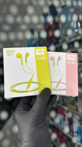 Fone de ouvido P2 com microfone integrado