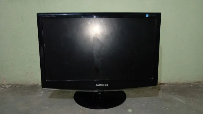 VENDO MONITOR PARA RETIRADA DE PEÇAS