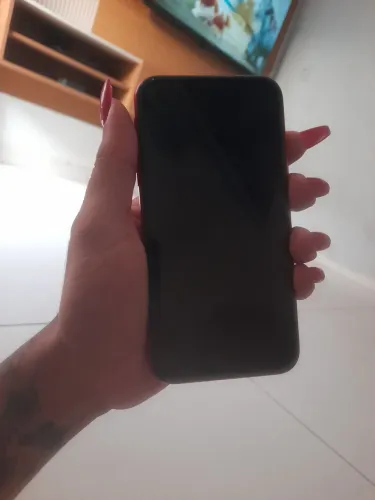 Iphone 11 funciona tudo todo original