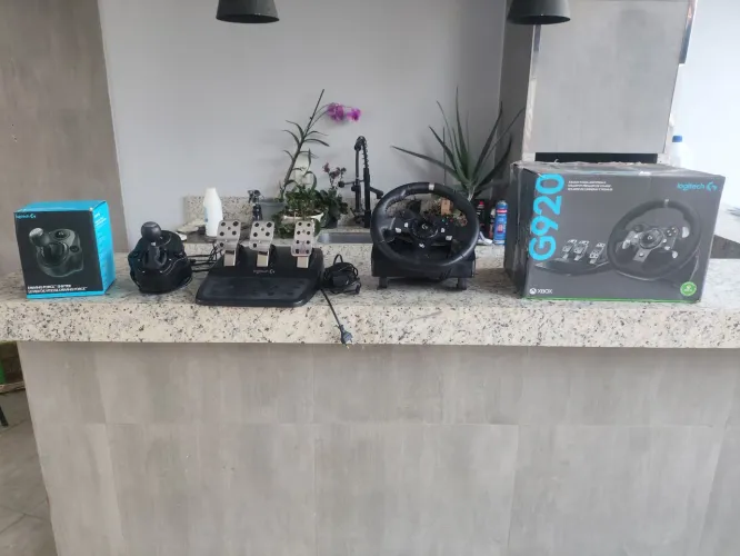Volante Logitech g920 completo + cambio de 6 marchas original Logitech. Com as caixas.