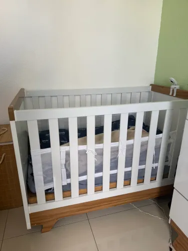 Berço que vira cama