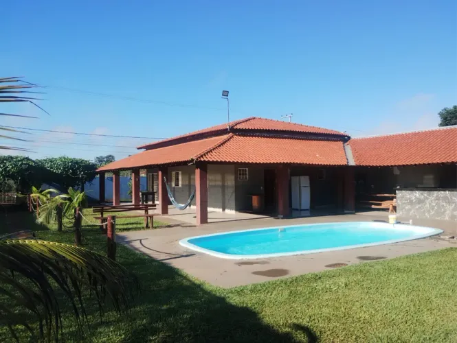 Linda chácara a venda ótimo pra moradia ou locação 