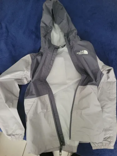 Jaqueta impermeável North face tam 10/12