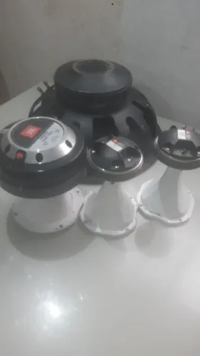 Vendo uma boca de 18 4.5K EROS. DRIVE 450 JBL .TI.80W RMSI