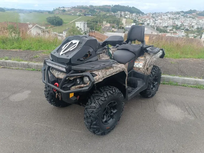 Quadriciclo can am