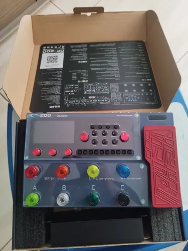 Multi-Efeitos Valeton GP-200
