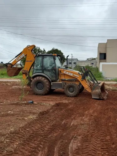 Locação de maquinaTerraplanagem , Retro serviço de maquina 