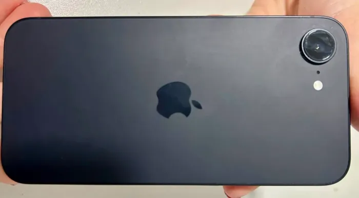 iPhone 16e 256g seminovo