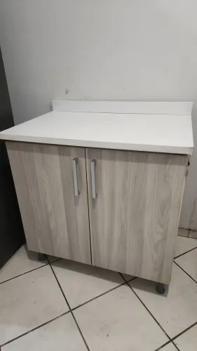 Módulos de cozinha em mdf (6 peças). Acompanha pia de Inox e torneira monocomando 
