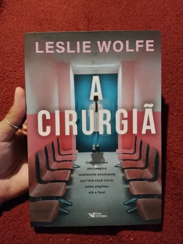 Livro A cirurgiã 