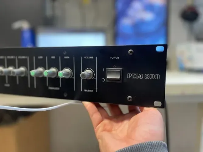 Cabeçote Amplificado Mark Audio PM4 800 - 4 Canais