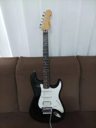 Guitarra Squier Floyd Rose 