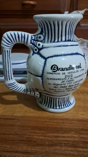 Caneca antiga cerâmica